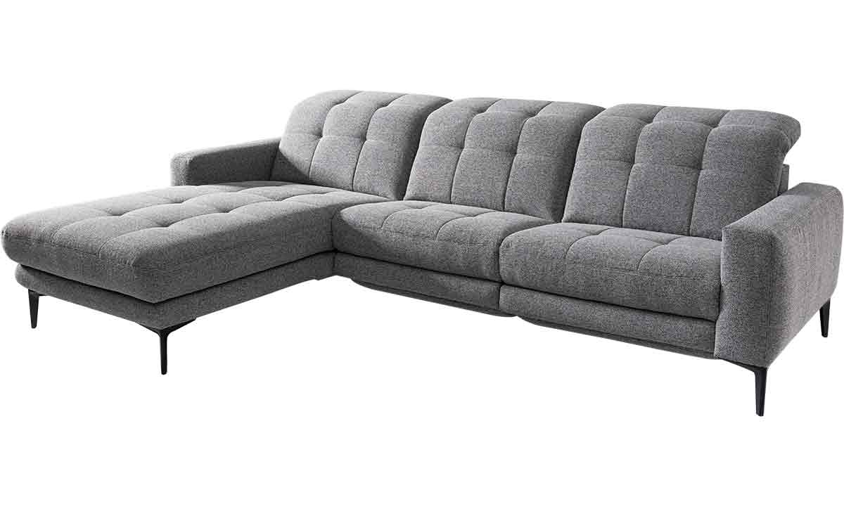 Stilvolle Couch für modernes Wohnen von ADA . Mindful Living