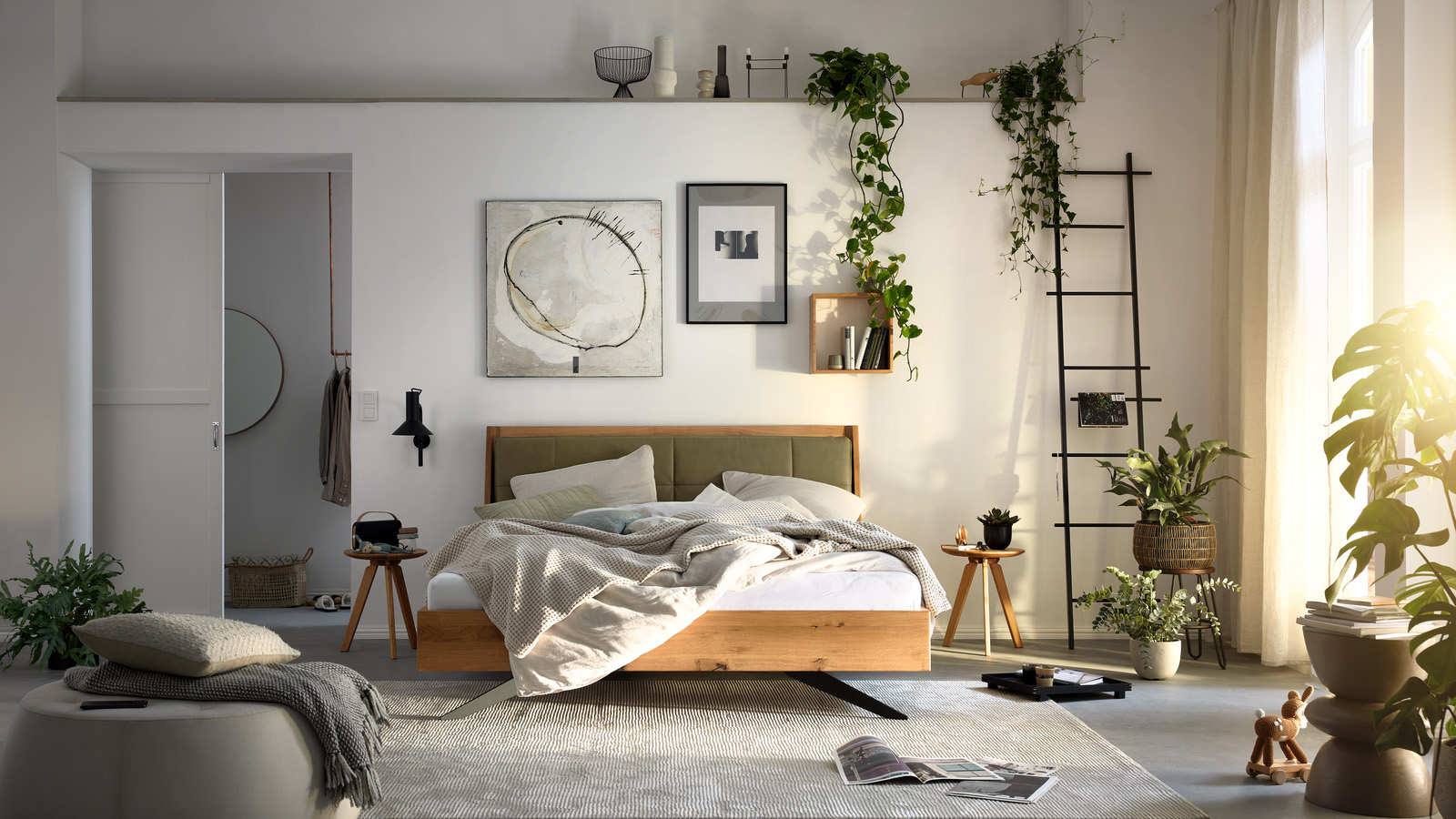 Pflanzen im Schlafzimmer mit Bett DEMADRA